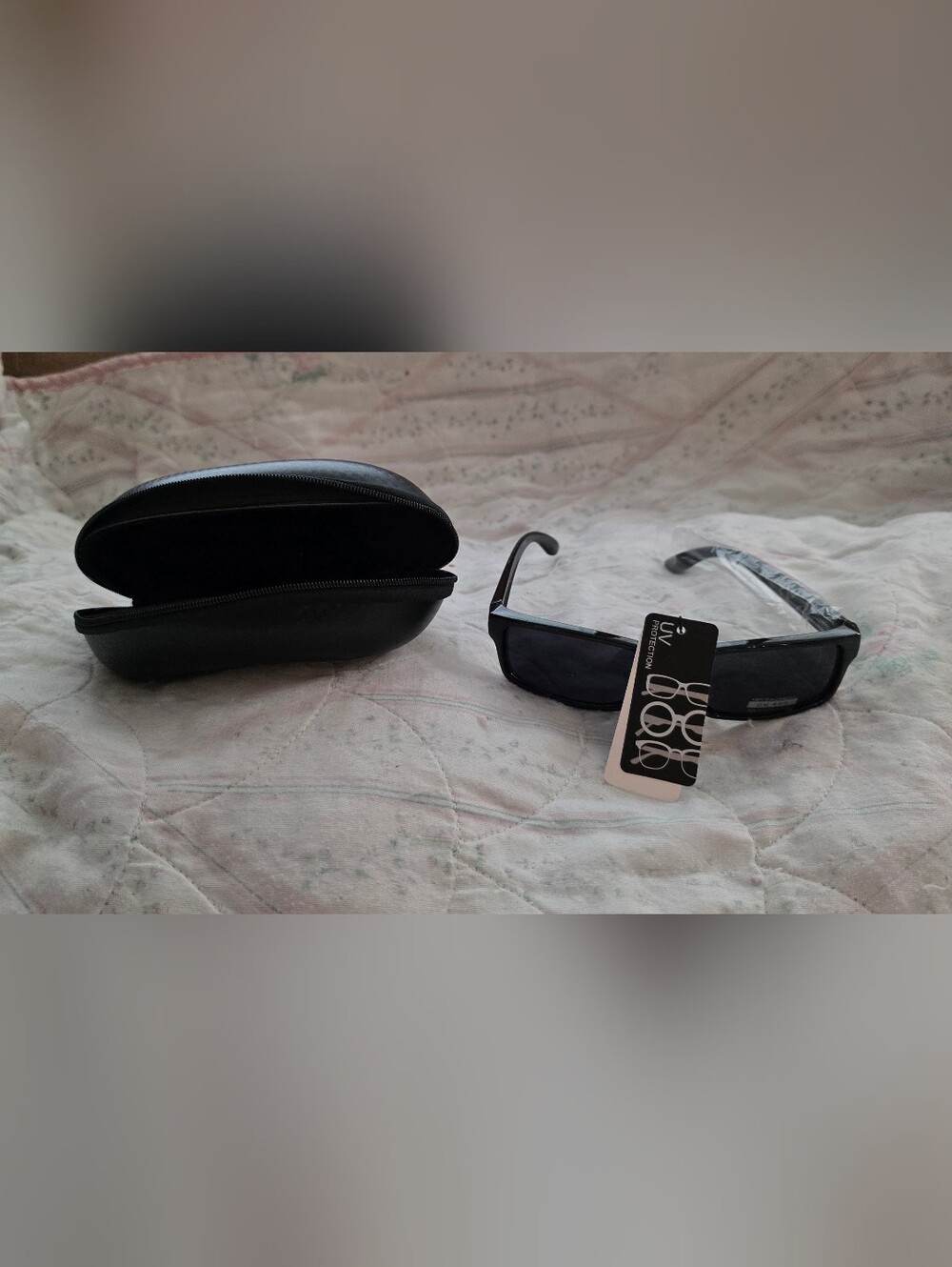 NEW- Men's Black UV Protection Sunglasses with Case